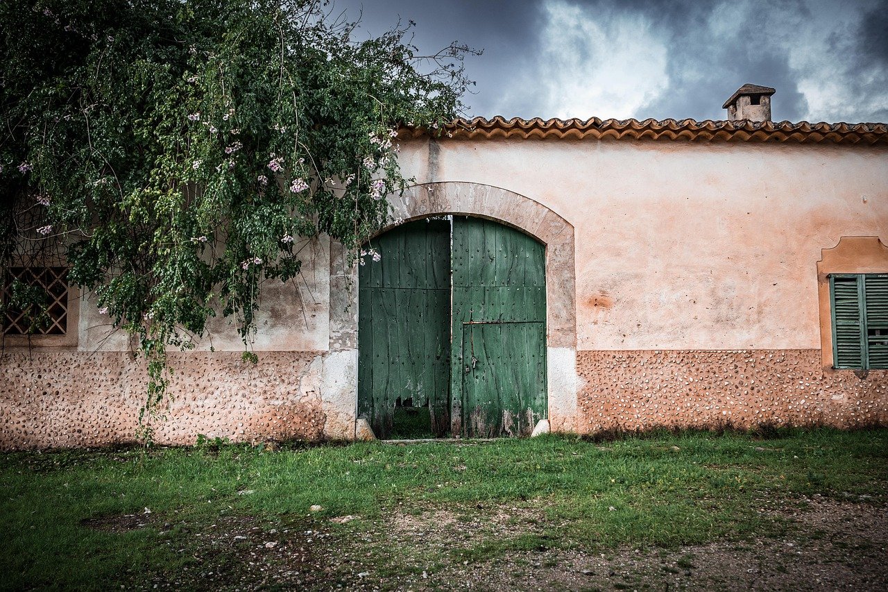 Como proteger sua casa com cercas e portões